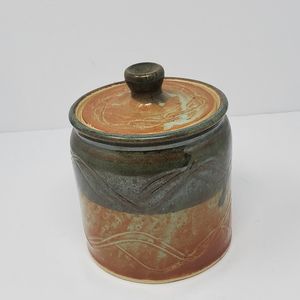 3 Dog Pottery 1028 Handmade Earth Tones Crock With Lid High Quality